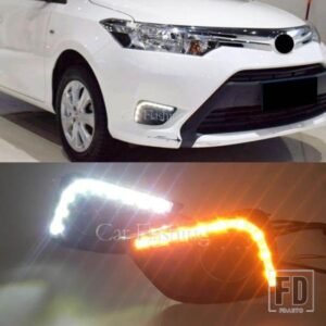 カーフラッシュ 1ペア 車用 LED デイタイムランニングライト ウィンカーライト DRL フォグランプ トヨタ ヴィオス 2014 2015 2016用