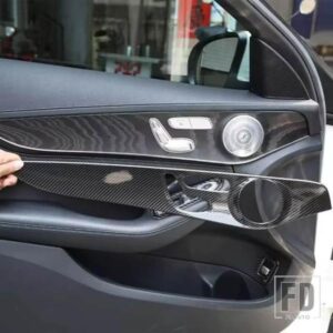 カーアクセサリードアパネルカバートリムストリップカーボンパターンステッカーメルセデスベンツ C クラス GLC W205 C180 2015-2021 LHD