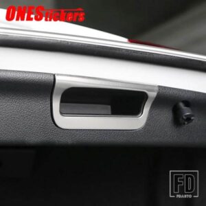 ステンレスカーアクセサリーテールドアトランクハンドルカバートリムフレームメルセデスベンツ C クラス W206 C200 C220 C260 C300 2022 +