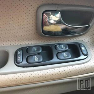 ボルボ V70 S70 XC70 1998-2000 フロント左電動ウィンドウコントロールマスタースイッチ 8638452