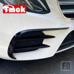 メルセデスベンツ E クラス W213 AMG E43 E53 E63 2016-2020 カーアクセサリーフロントバンパースプリッタースポイラーフォグランプカバートリムストリップ