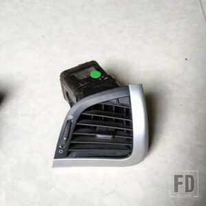 プジョー 207 207CC エアアウトレット計器パネルベントフェイシアパネルフェイスプレートライトバー 8265T9 8265V4 8265LW 8265V5 に - Right air vent