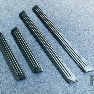 トヨタ プリウス XW60 2022 2023 2024 カーアクセサリーステンレス OOUSIDE ドアシルパネルスカッフプレートキックステップトリムカバー - Black Titanium