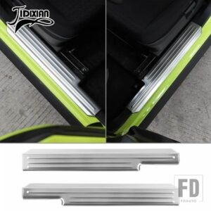 スズキ ランニングボード ドアシルテールドアインナーガードスカッフプレート ジムニー用 2019-24アップ - Silver Door Sill